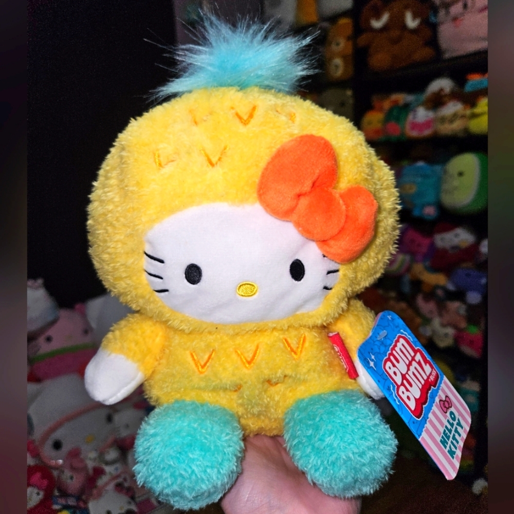 NWT Hello Kitty In Pineapple Bumbumz By Russ 7.5" Bumz